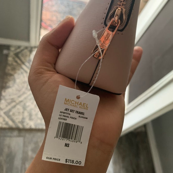 New MK cosmetic make up bag - Picture 3 of 7